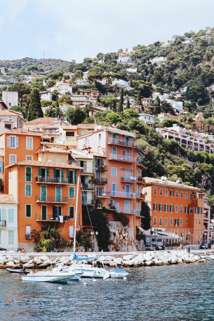 The nicest anchorages along the Côte d’Azur