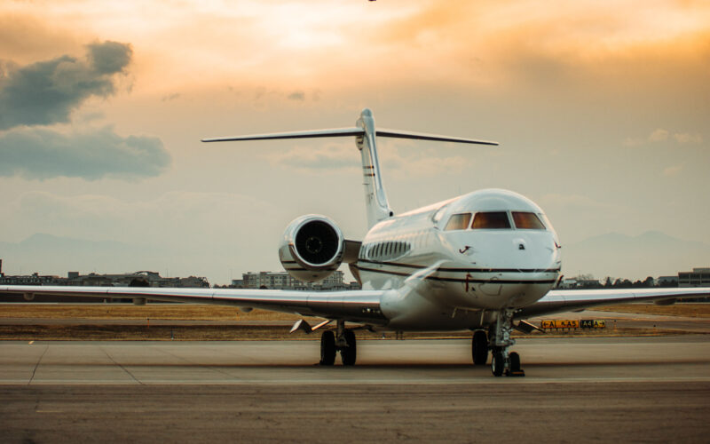 Flying Grand: How Heavy Private Jet Charters are Changing the Game in Aviation